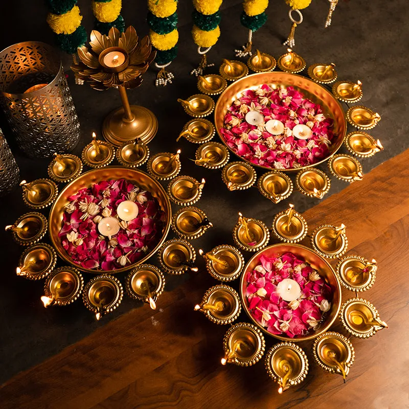 Aesthetic Floral Urli With Diya