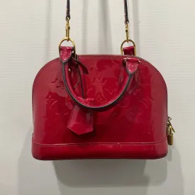 Crossbody Luxury Designer By Louis Vuitton, Size: Medium