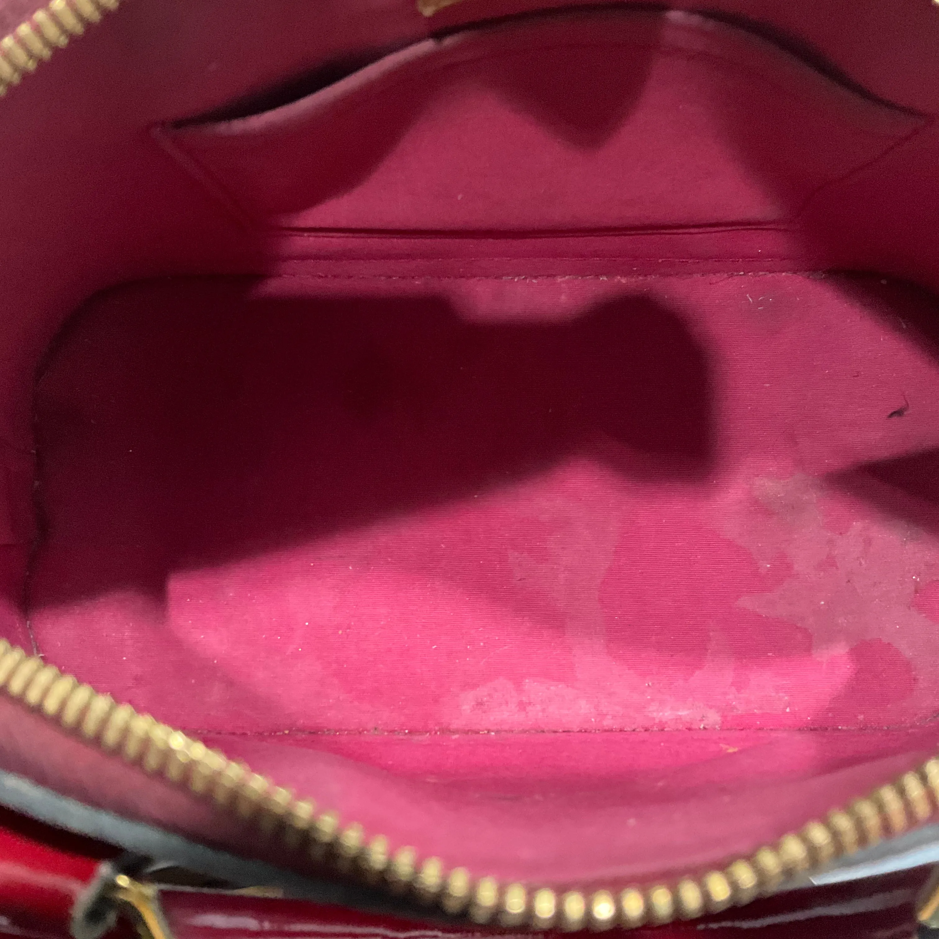 Crossbody Luxury Designer By Louis Vuitton, Size: Medium
