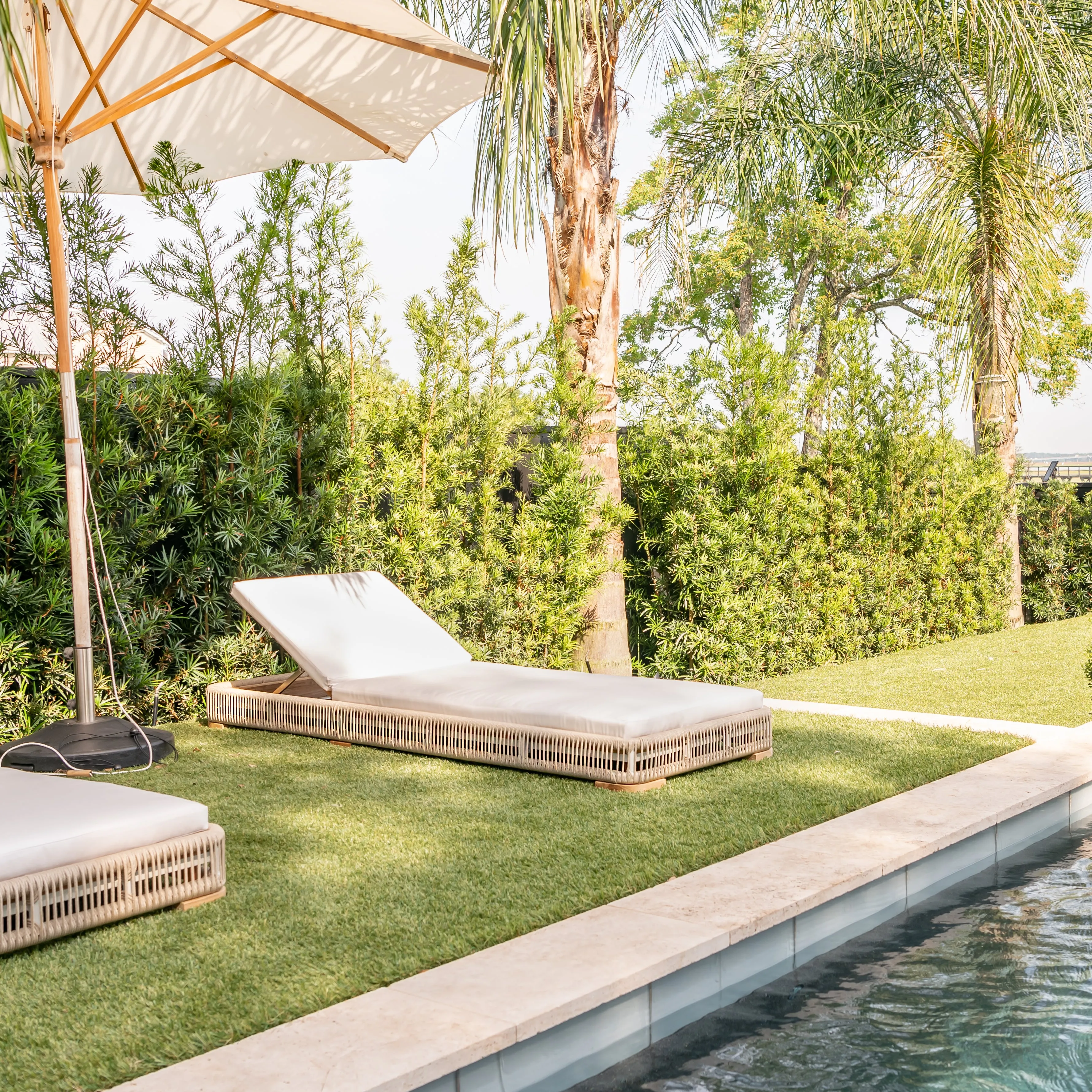 Dune Chaise Lounge