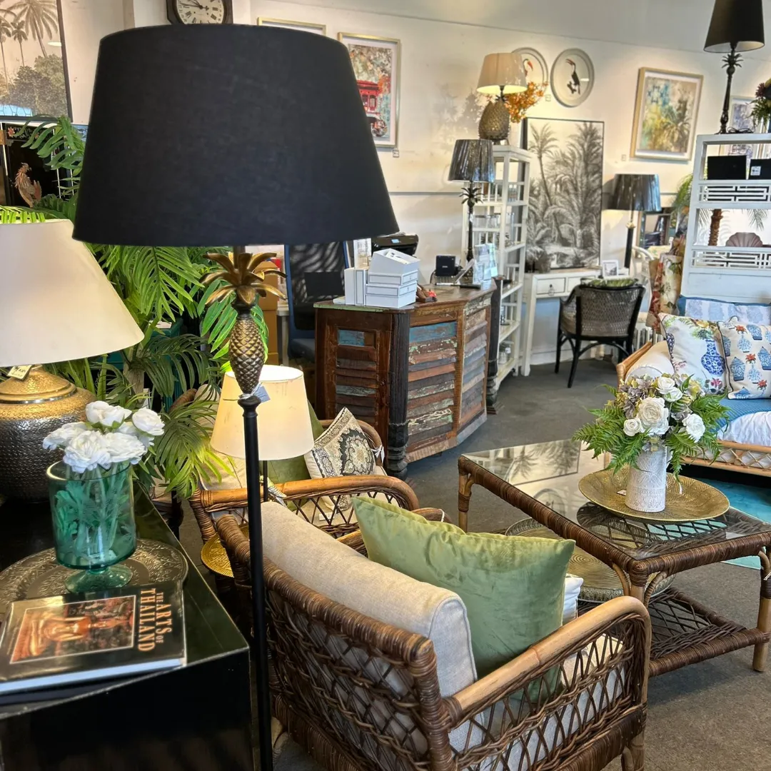Floor Lamp with Antique Pineapple Decor