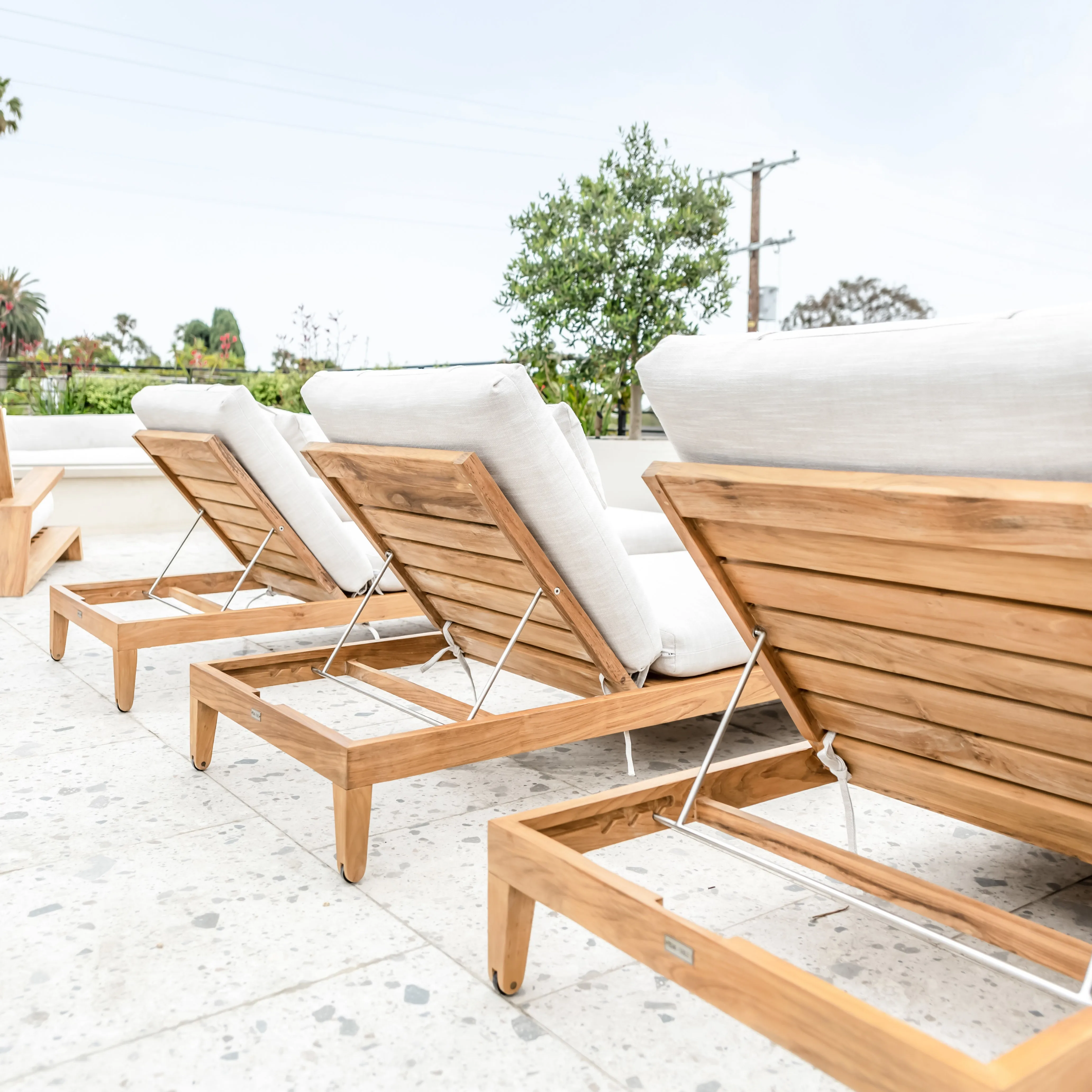 Monday Chaise Lounge