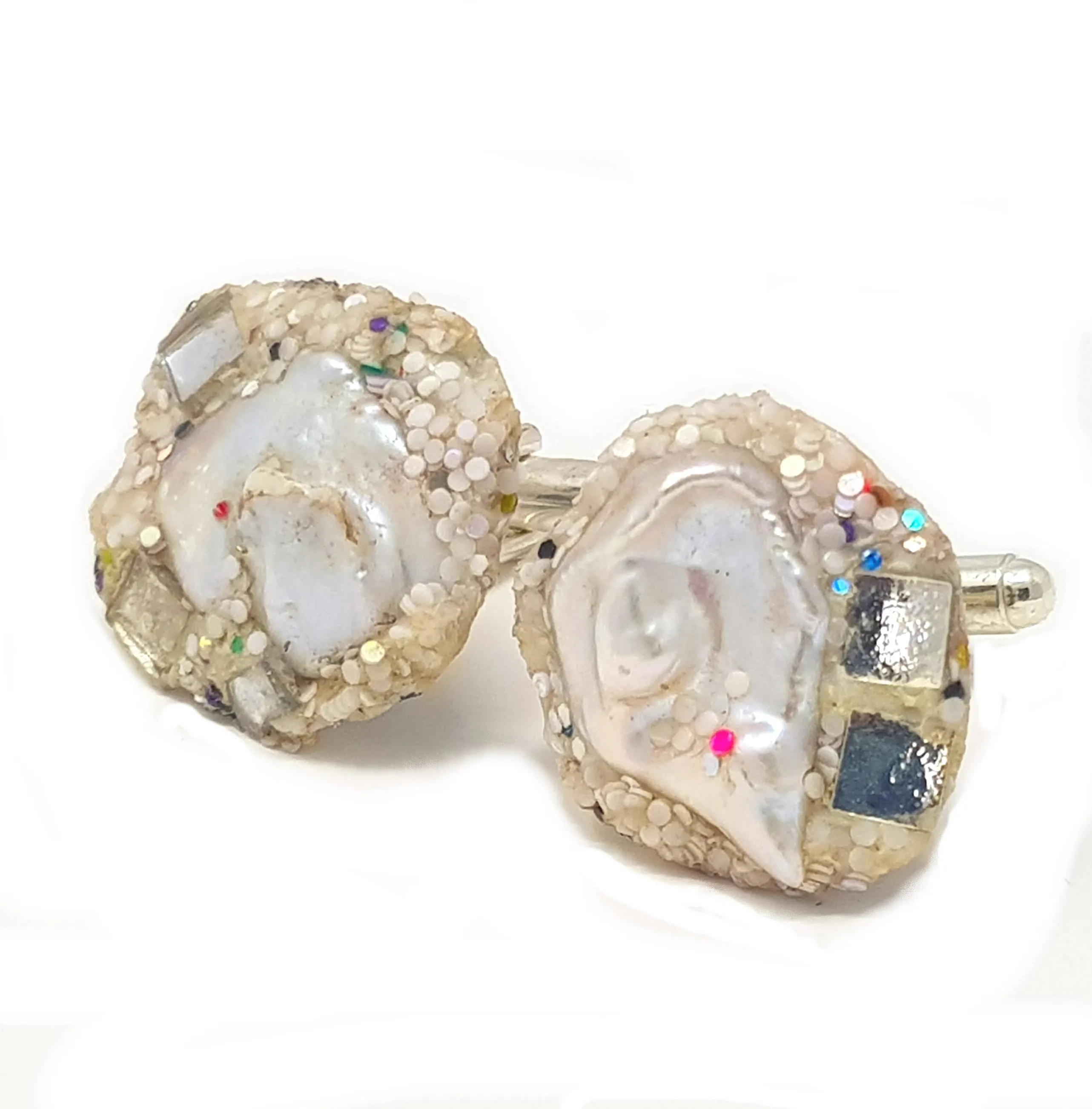 PEARL WHITE AND SILVER ROUND CUFFLINKS