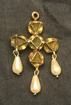 Pendant from Hans Memling 1487 - J-28