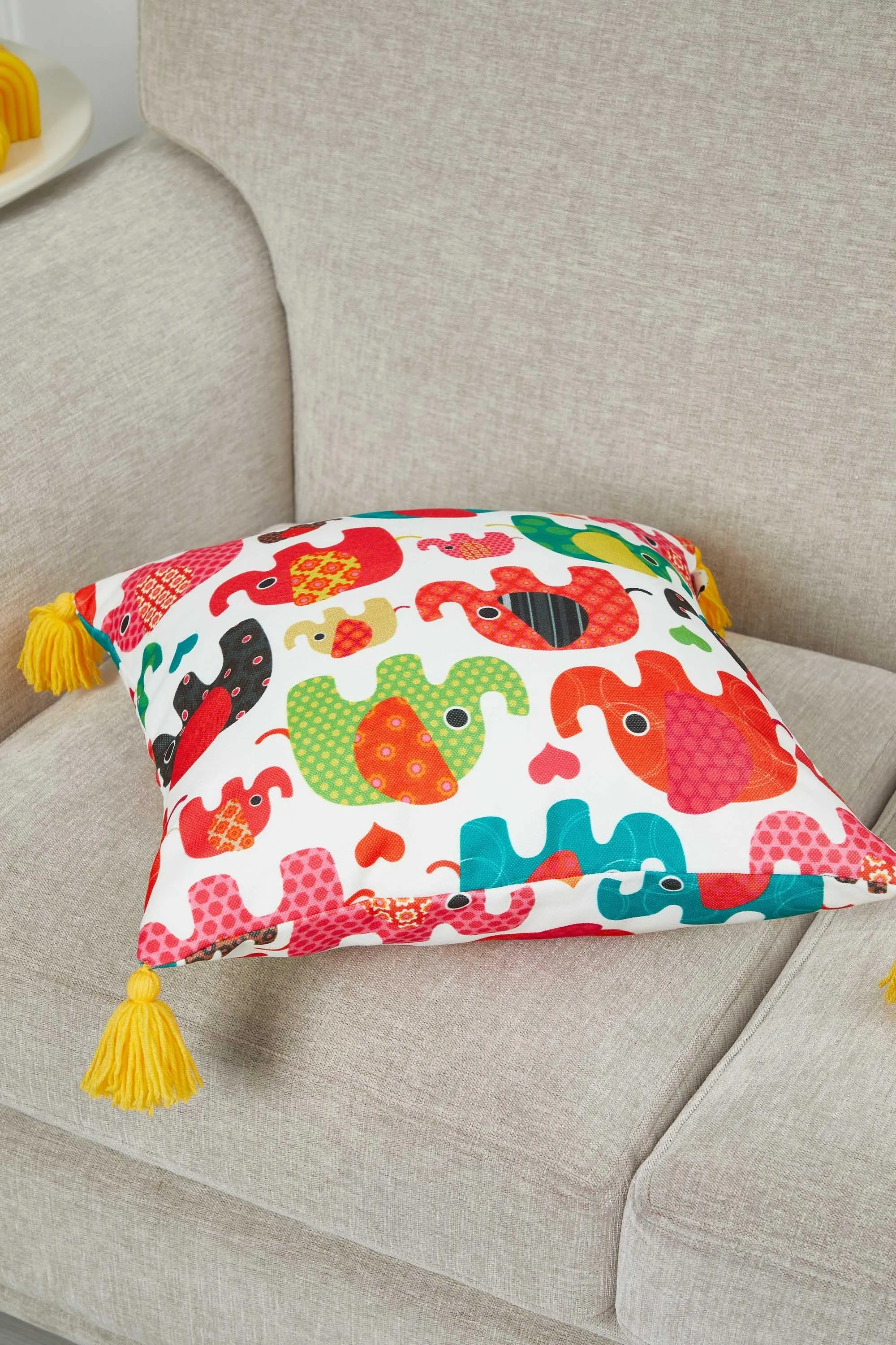 Traditional Floral Print Pillow Cover with Beautifuk Tassels, Flowers Cushion Cover for Elegant Home Decors, 18x18 Botanical Pillow,K-364
