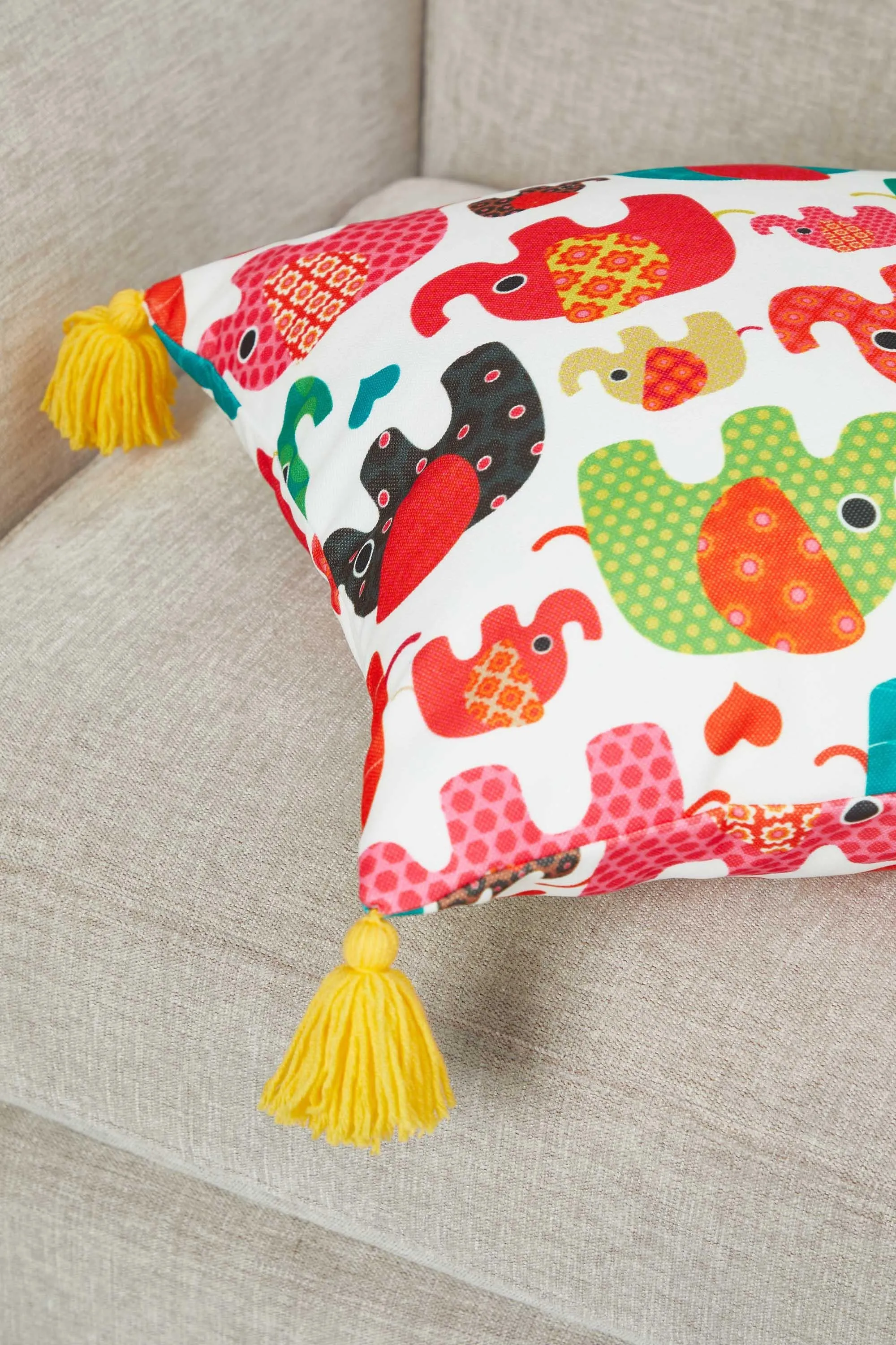 Traditional Floral Print Pillow Cover with Beautifuk Tassels, Flowers Cushion Cover for Elegant Home Decors, 18x18 Botanical Pillow,K-364