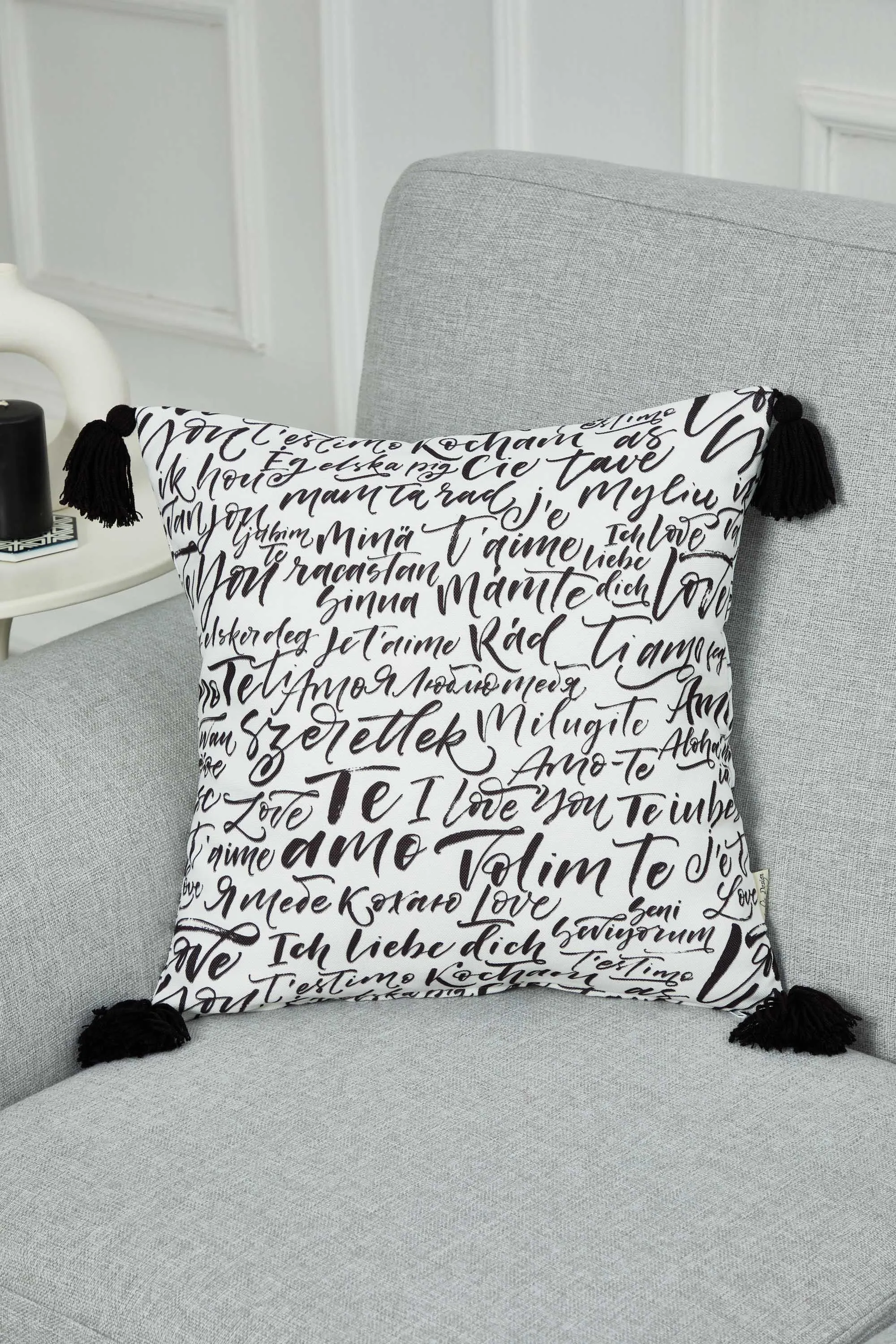 Traditional Floral Print Pillow Cover with Beautifuk Tassels, Flowers Cushion Cover for Elegant Home Decors, 18x18 Botanical Pillow,K-364
